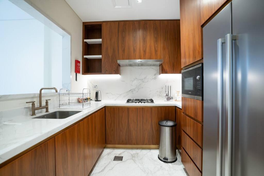 Rh- Elevated Living, Modern 1br Oasis At Rp Heights Walk Away To Mall Apartment Dubai