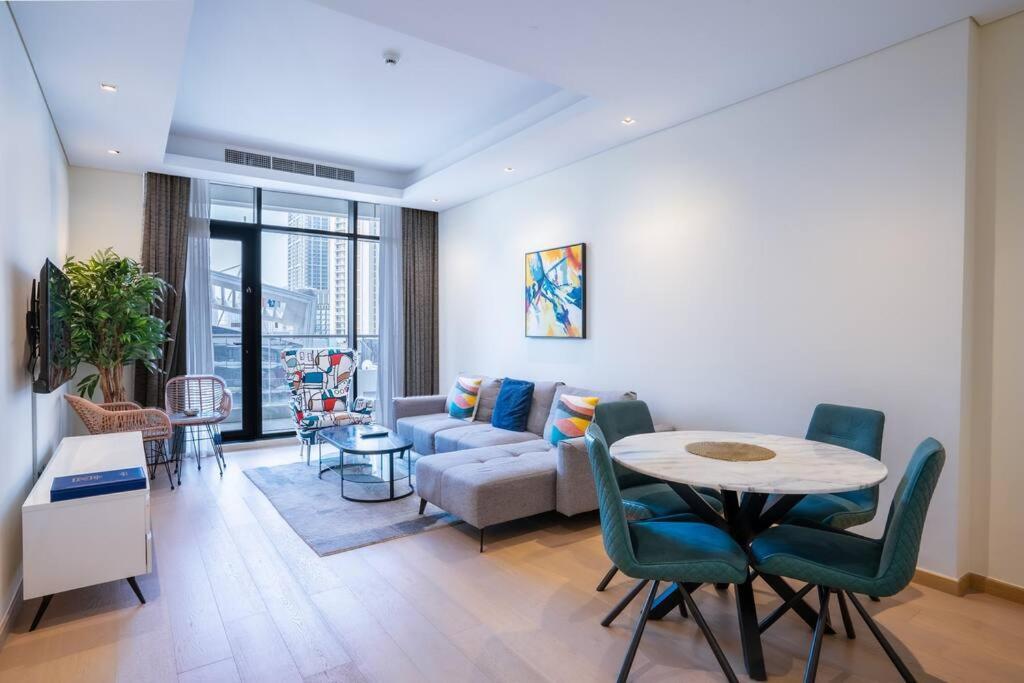 Rh- Elevated Living, Modern 1br Oasis At Rp Heights Walk Away To Mall