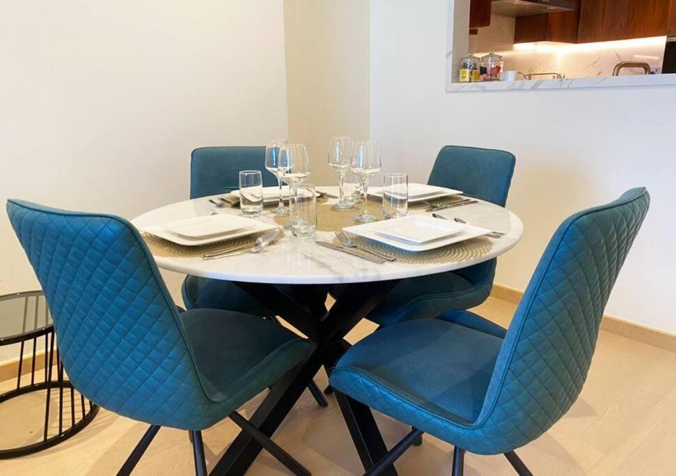 Rh- Elevated Living, Modern 1br Oasis At Rp Heights Walk Away To Mall Apartment Dubai