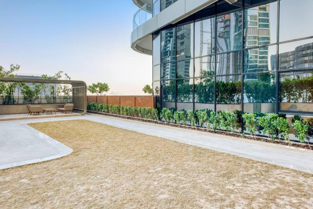 Rh- Elevated Living, Modern 1br Oasis At Rp Heights Walk Away To Mall Apartment Dubai