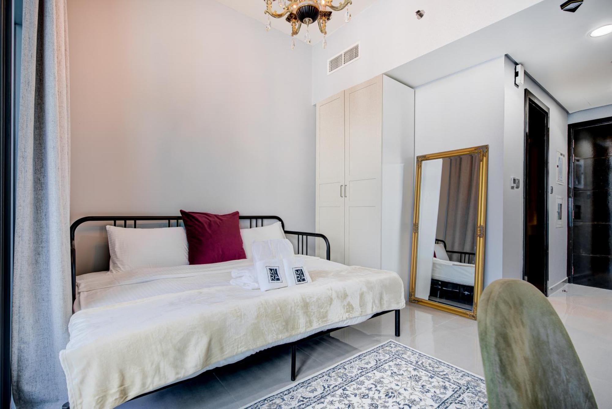 Apartment Mira Homes - Newly Furnished In Business Bay *