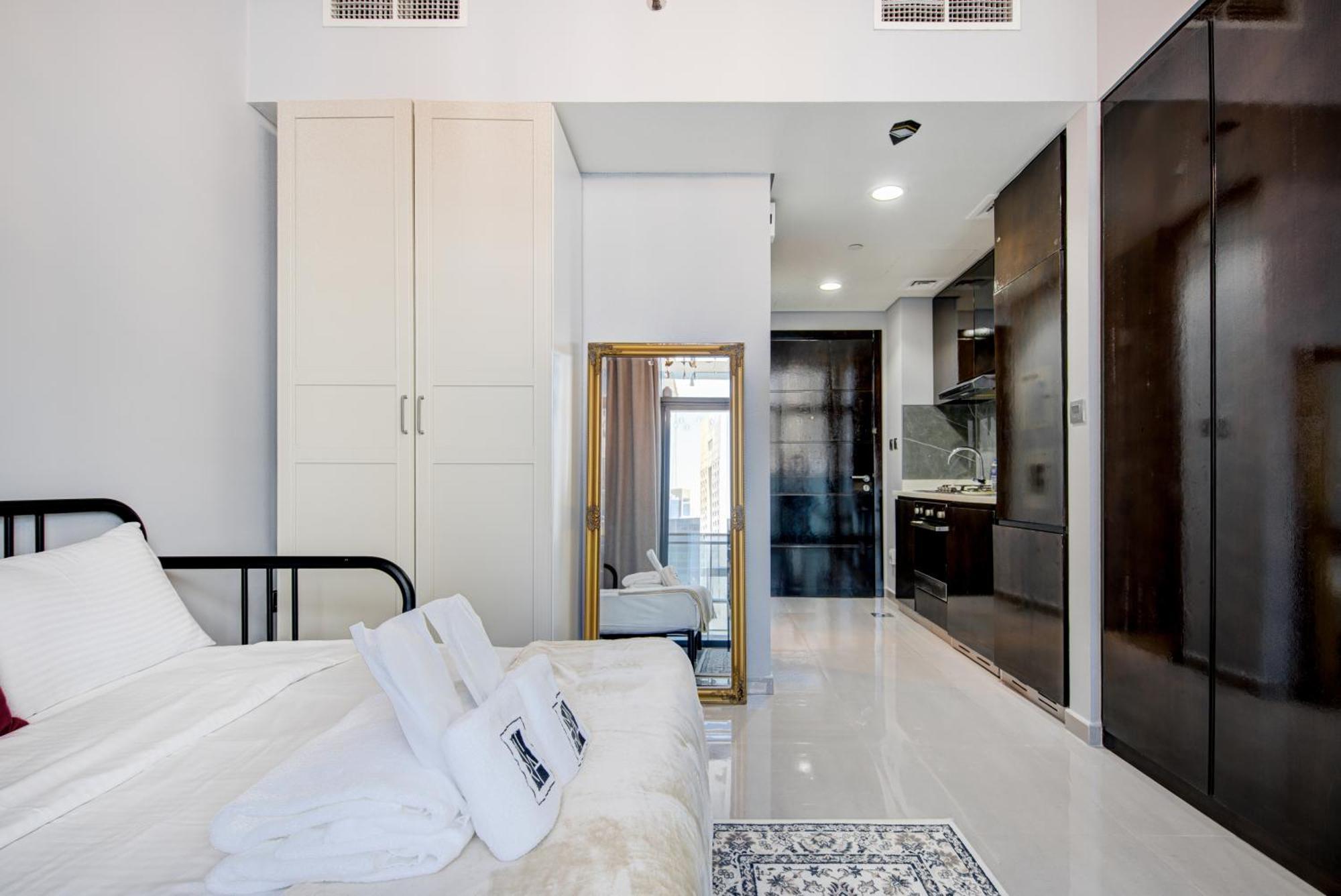 Mira Homes - Newly Furnished In Business Bay *