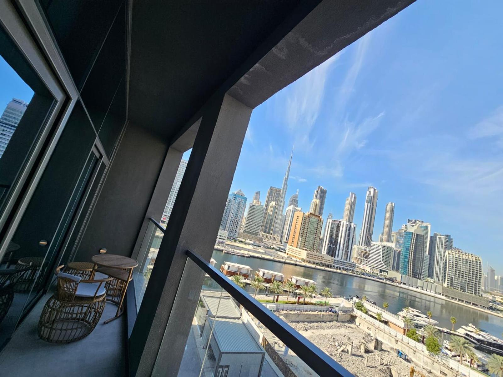 Amazing Burj View And Yachts View With Full Burj Khalifa View From Pool *