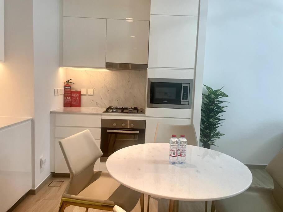 High Floor 1 Bhk With Great View *