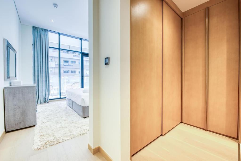 Rh - Spacious Chic Apartment, Next To Mall Apartment *