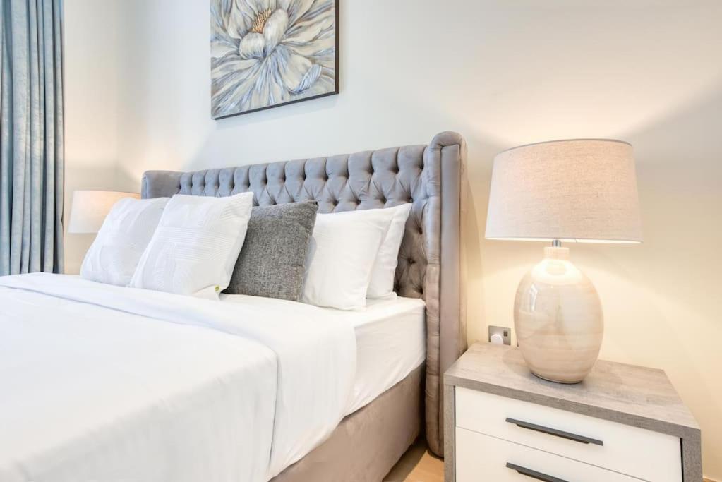 Apartment Rh - Spacious Chic Apartment, Next To Mall *