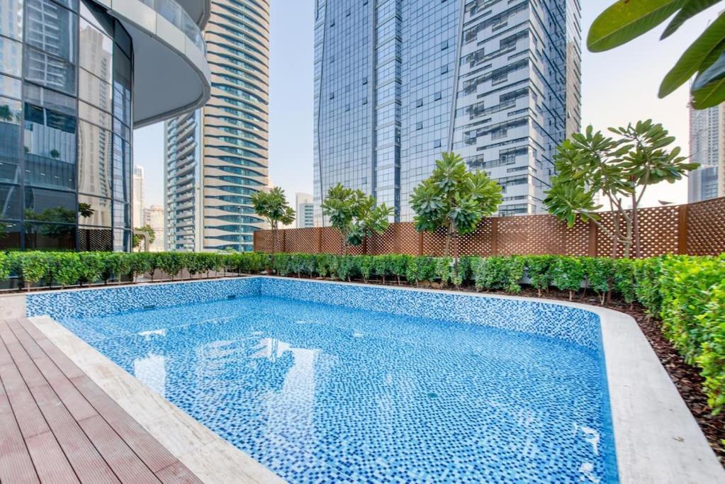 Rh - Spacious Chic Apartment, Next To Mall Apartment *