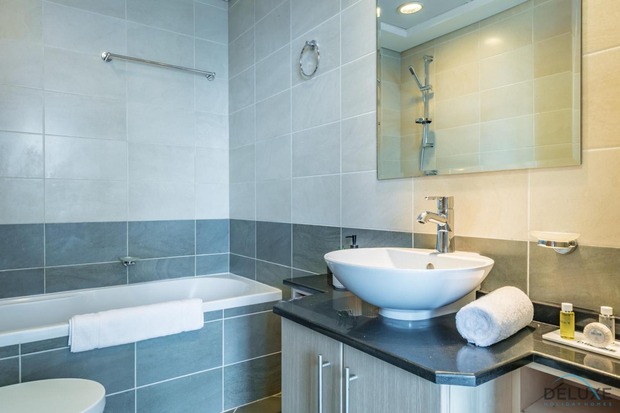 Luxury 3br In Ocean Heights, Marina By Deluxe Homes Apartment