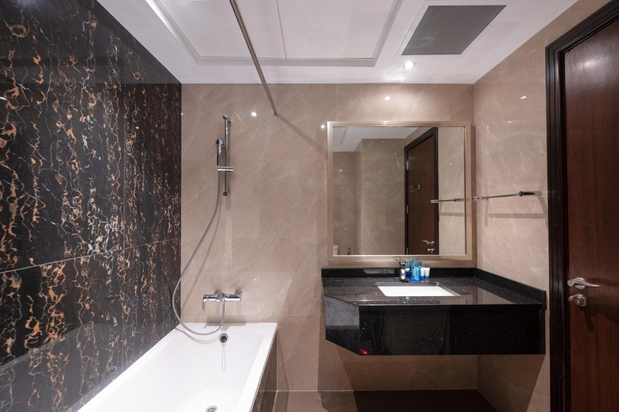 Luxurious In Elite With Burj Khalifa View *