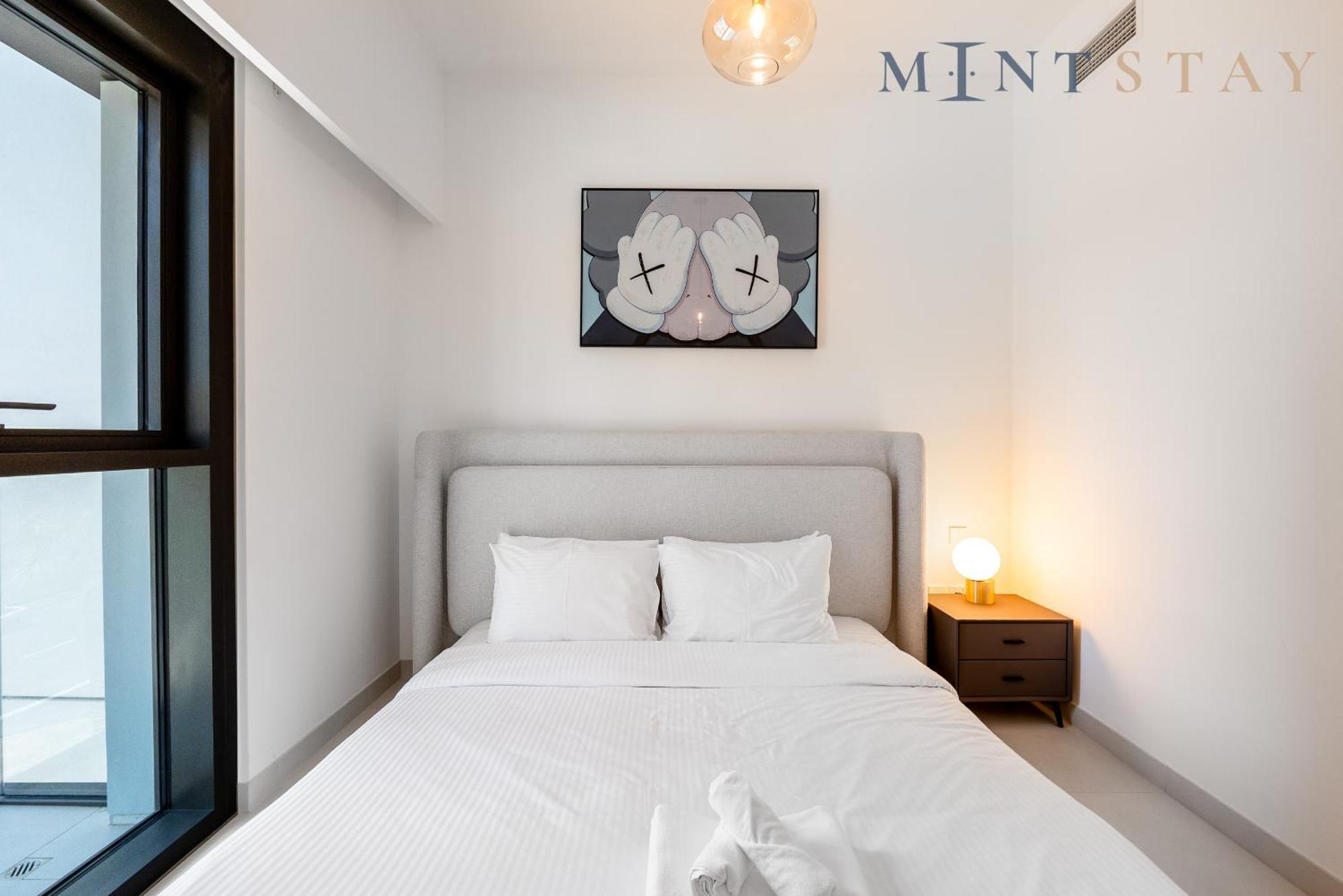 Burj Crown , Downtown - Mint *
