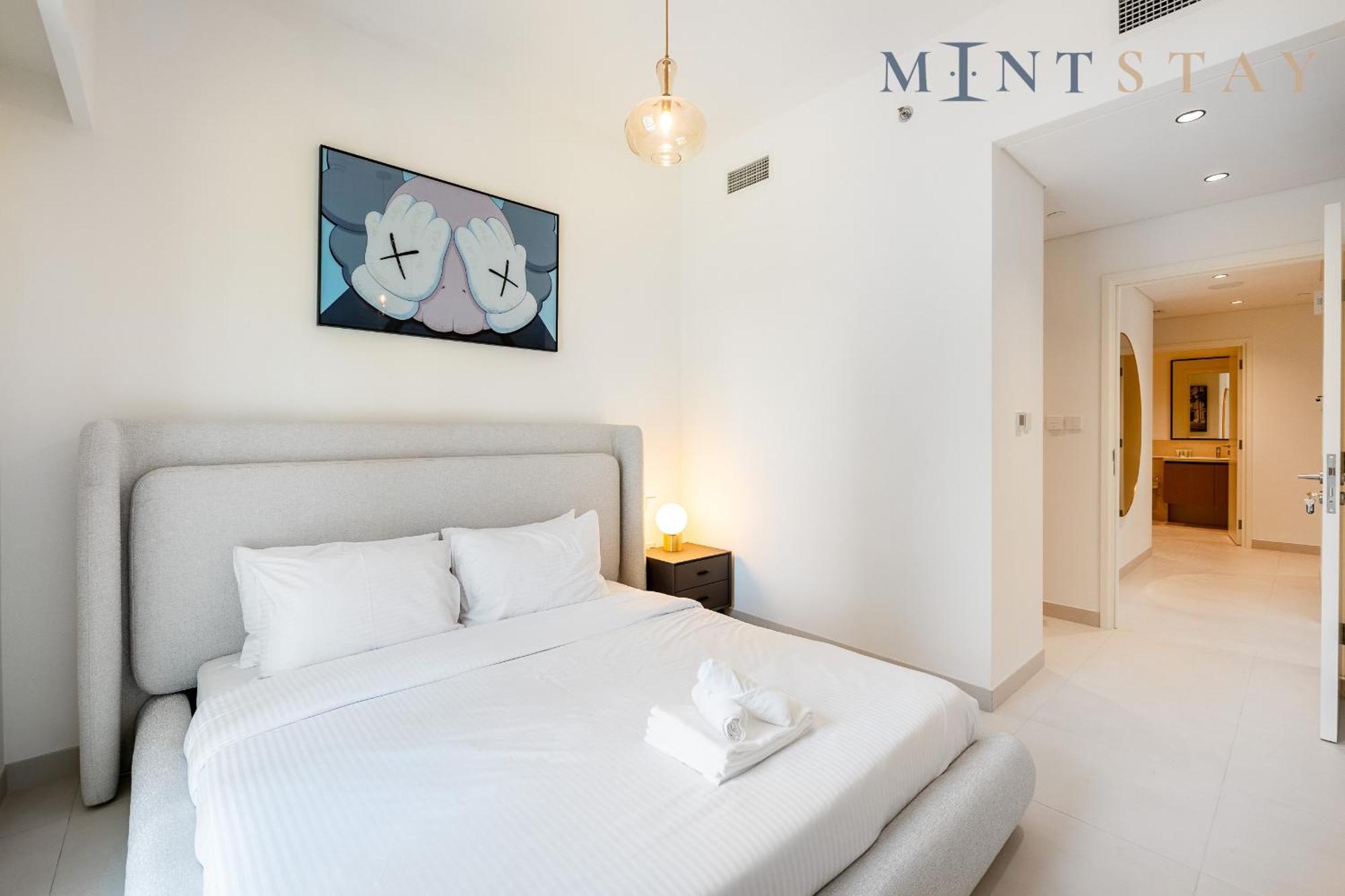Burj Crown , Downtown - Mint