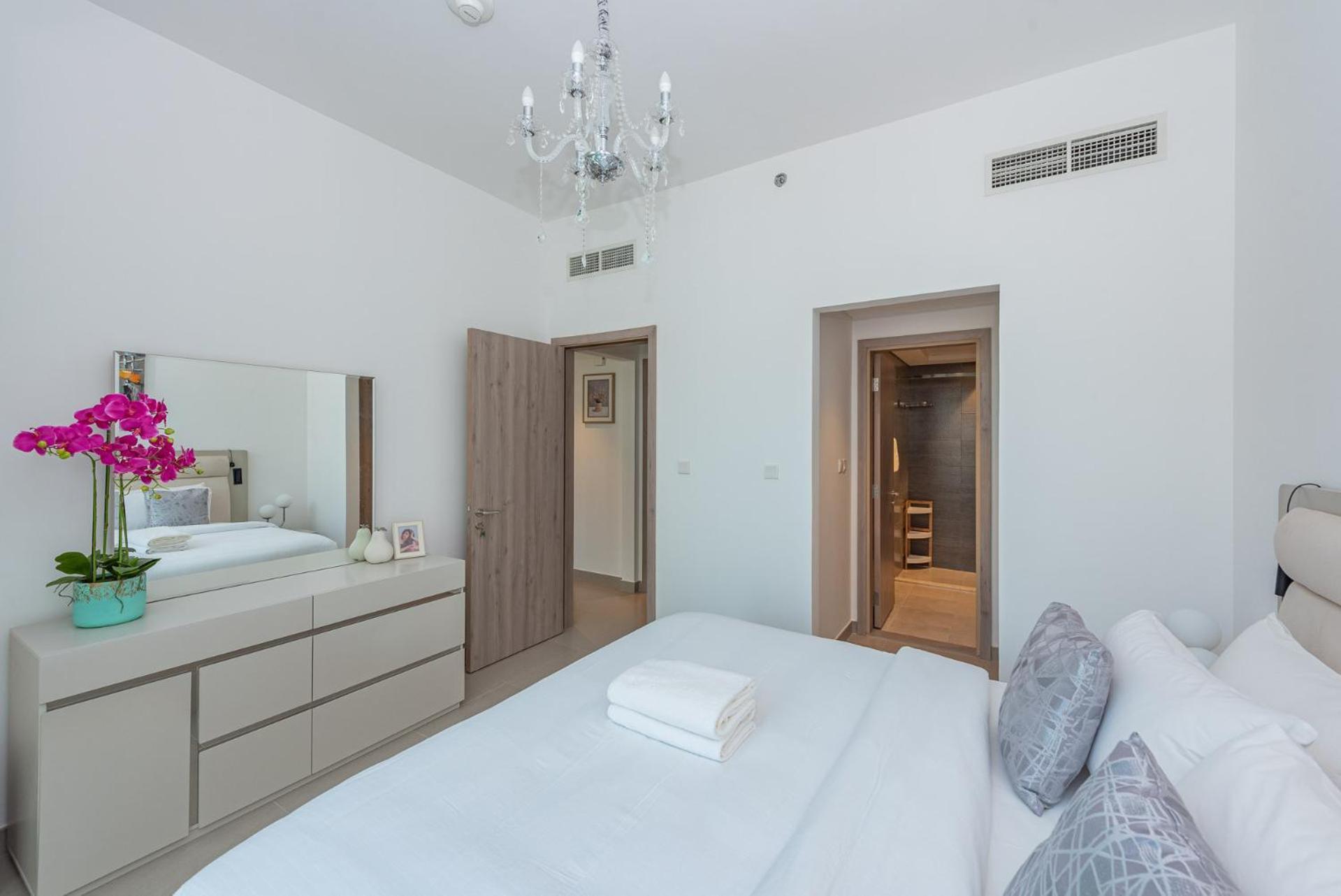 Vayk - Brand New 1 Bhk In Hills Estate *