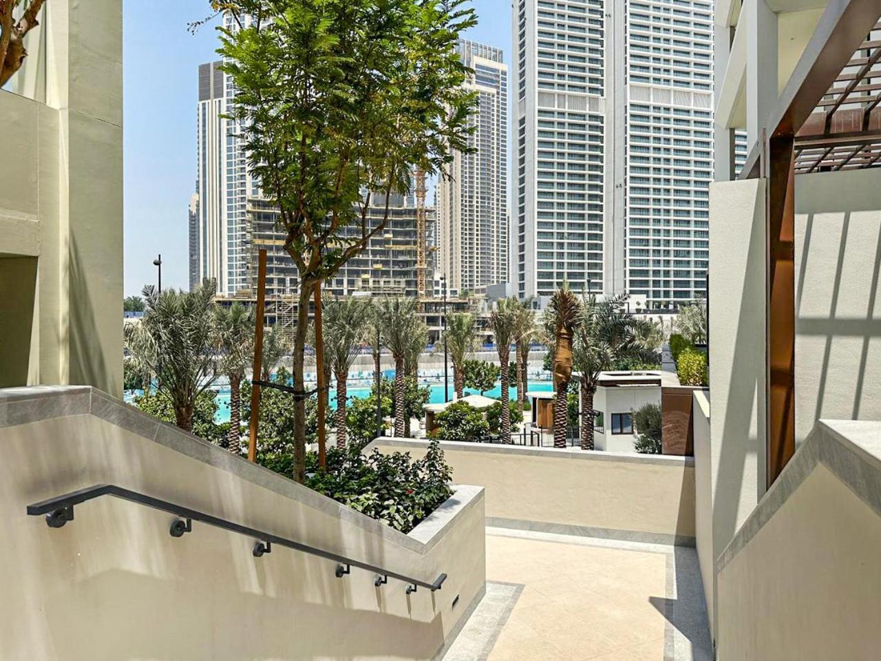 Spacious 1-bedroom In Summer, Lagoon Access Feature - Allsopp&allsopp * Dubai