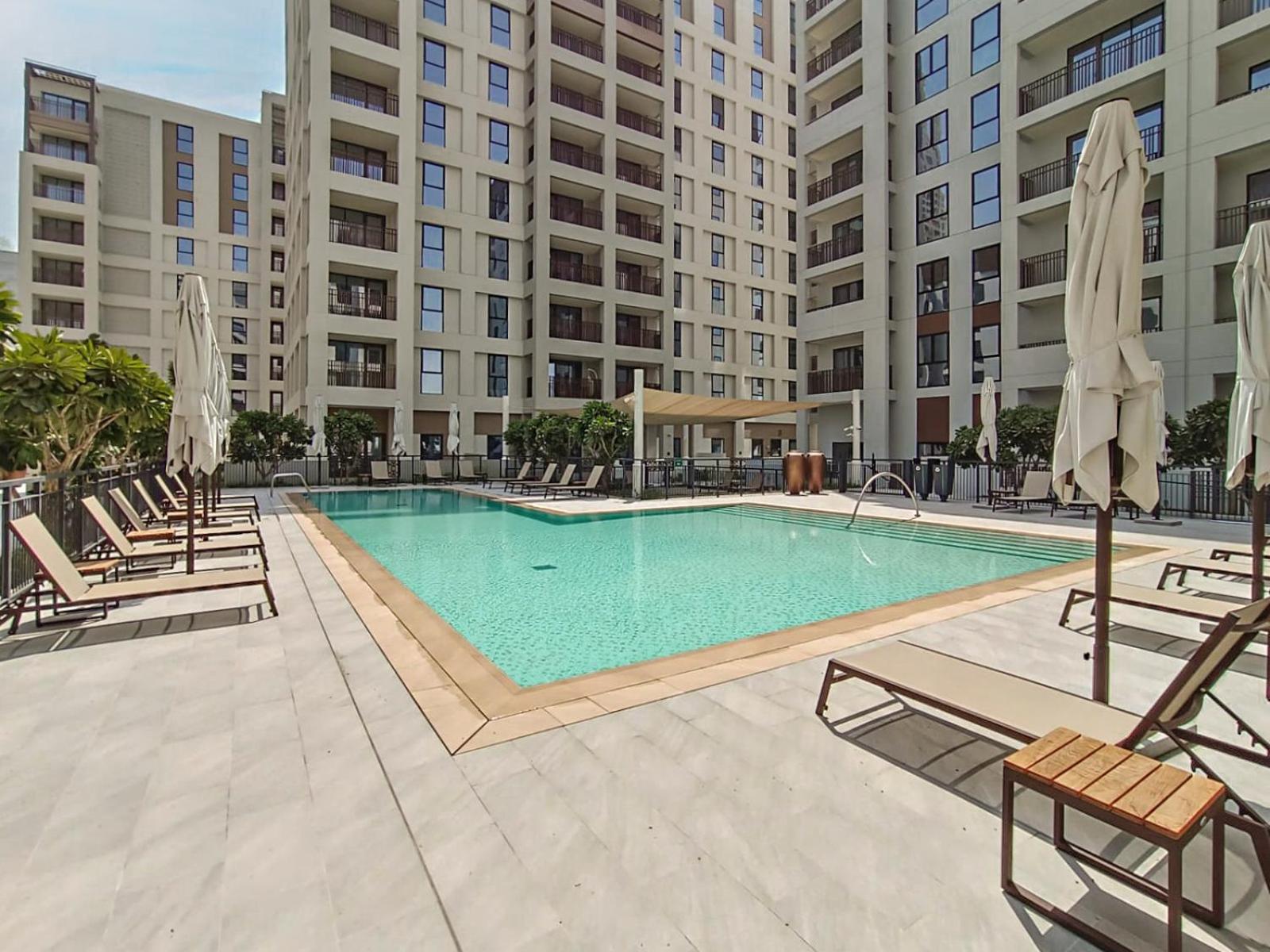 Spacious 1-bedroom In Summer, Lagoon Access Feature - Allsopp&allsopp Apartment Dubai