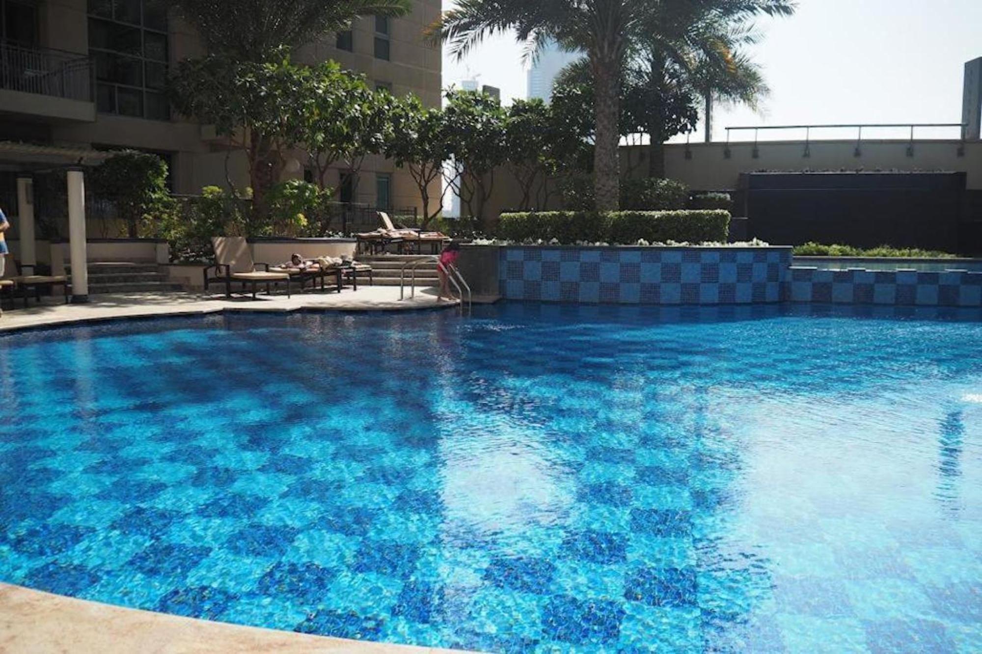 Eden's Homes & - Standpoint Residences * Dubai
