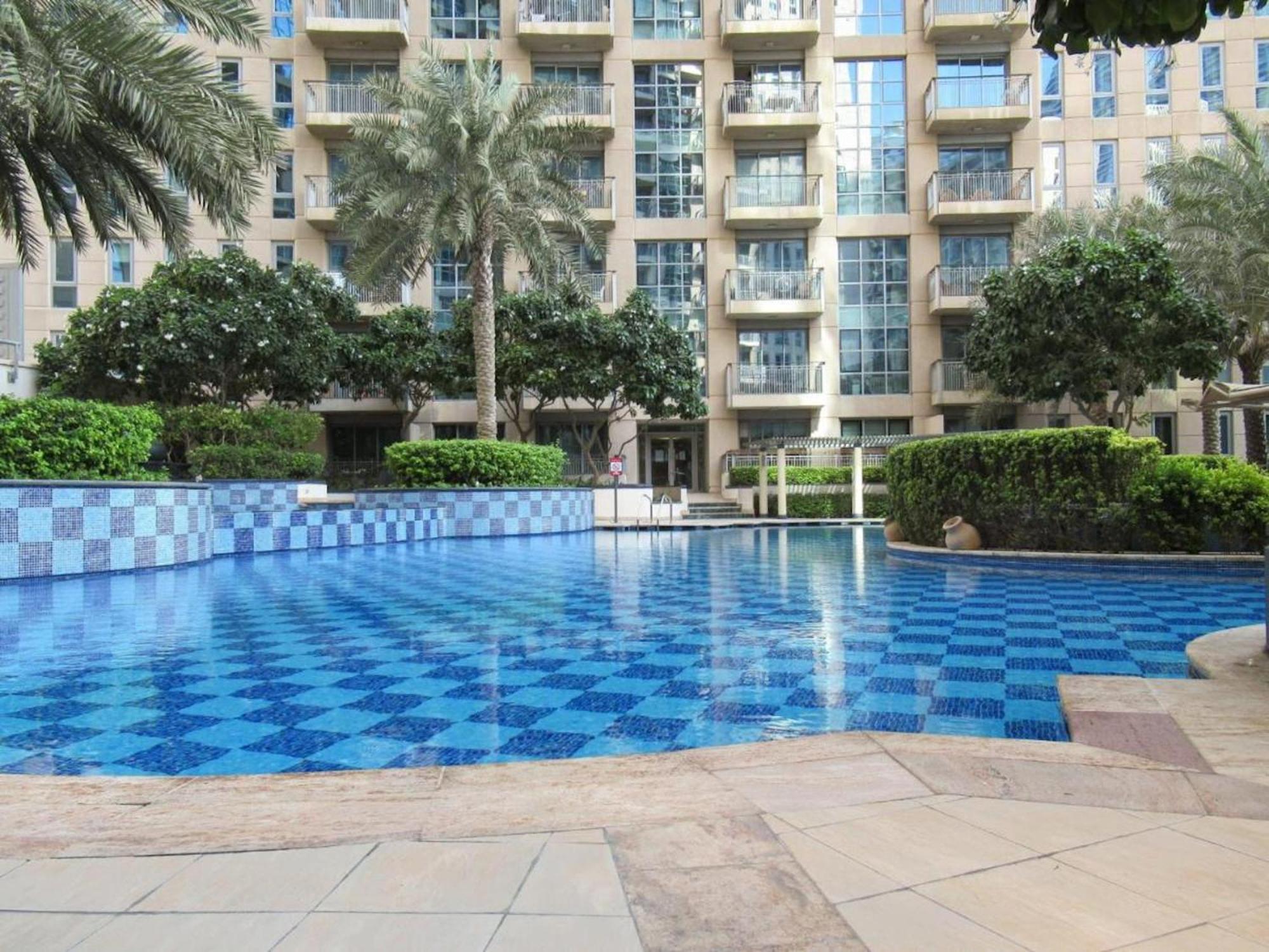 Apartment Eden's Homes & - Standpoint Residences
