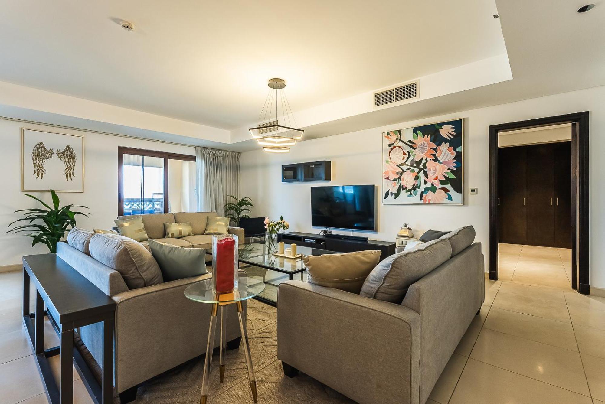 Balqis Residences I Spacious And Modern 4bdr I Palm Jumeirah *