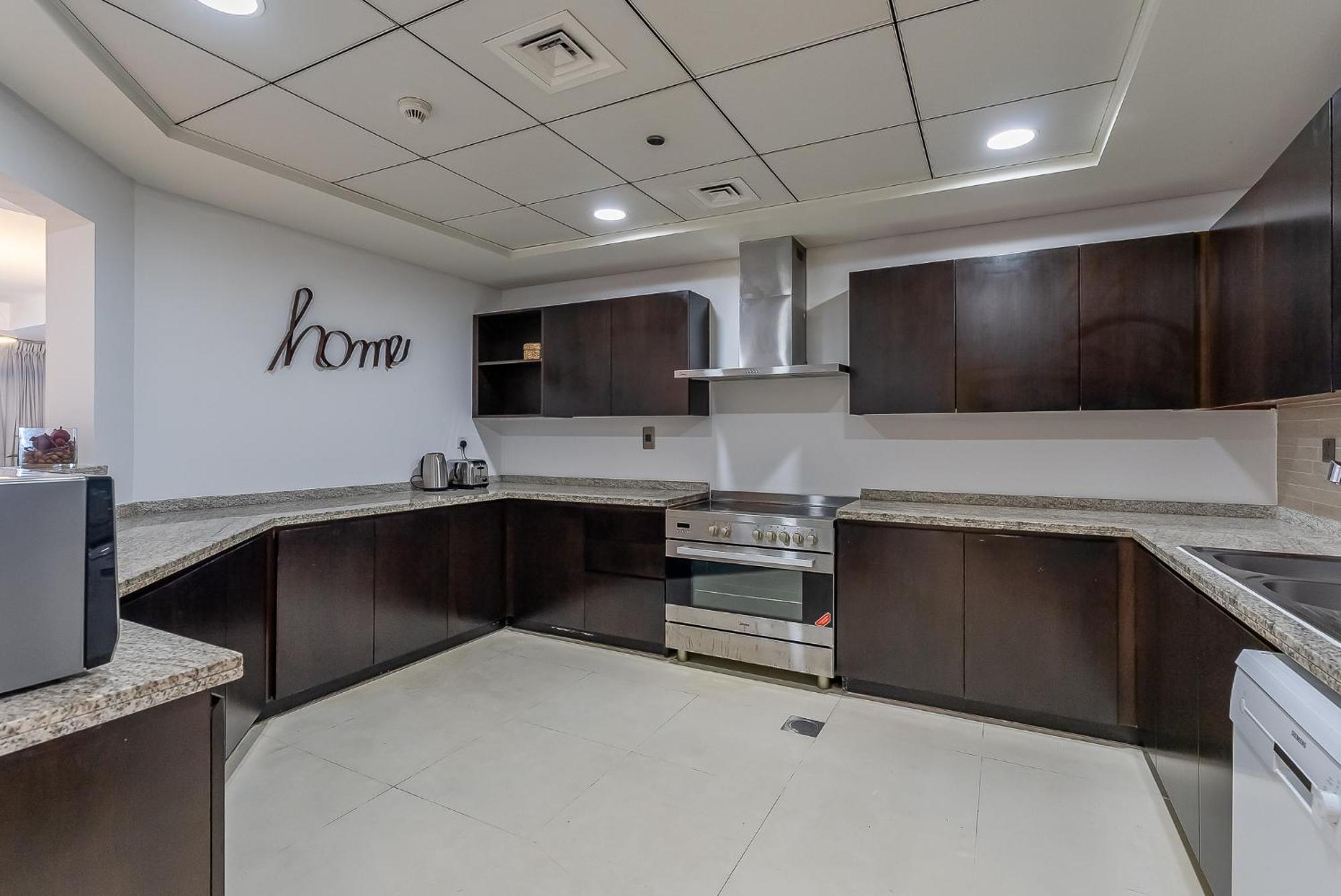 Balqis Residences I Spacious And Modern 4bdr I Palm Jumeirah Apartment Dubai