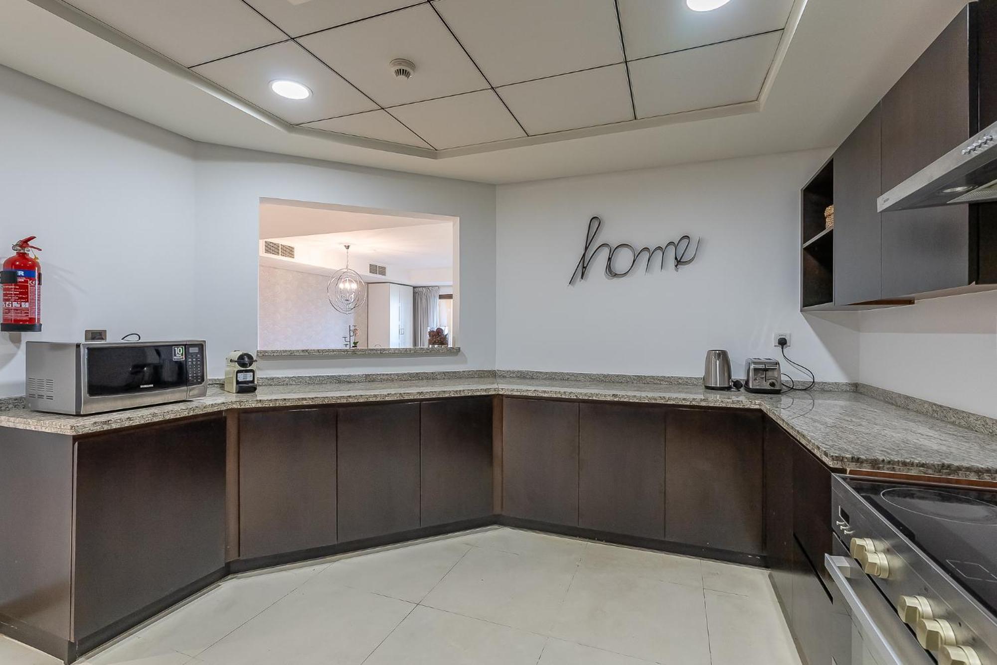Balqis Residences I Spacious And Modern 4bdr I Palm Jumeirah Apartment *