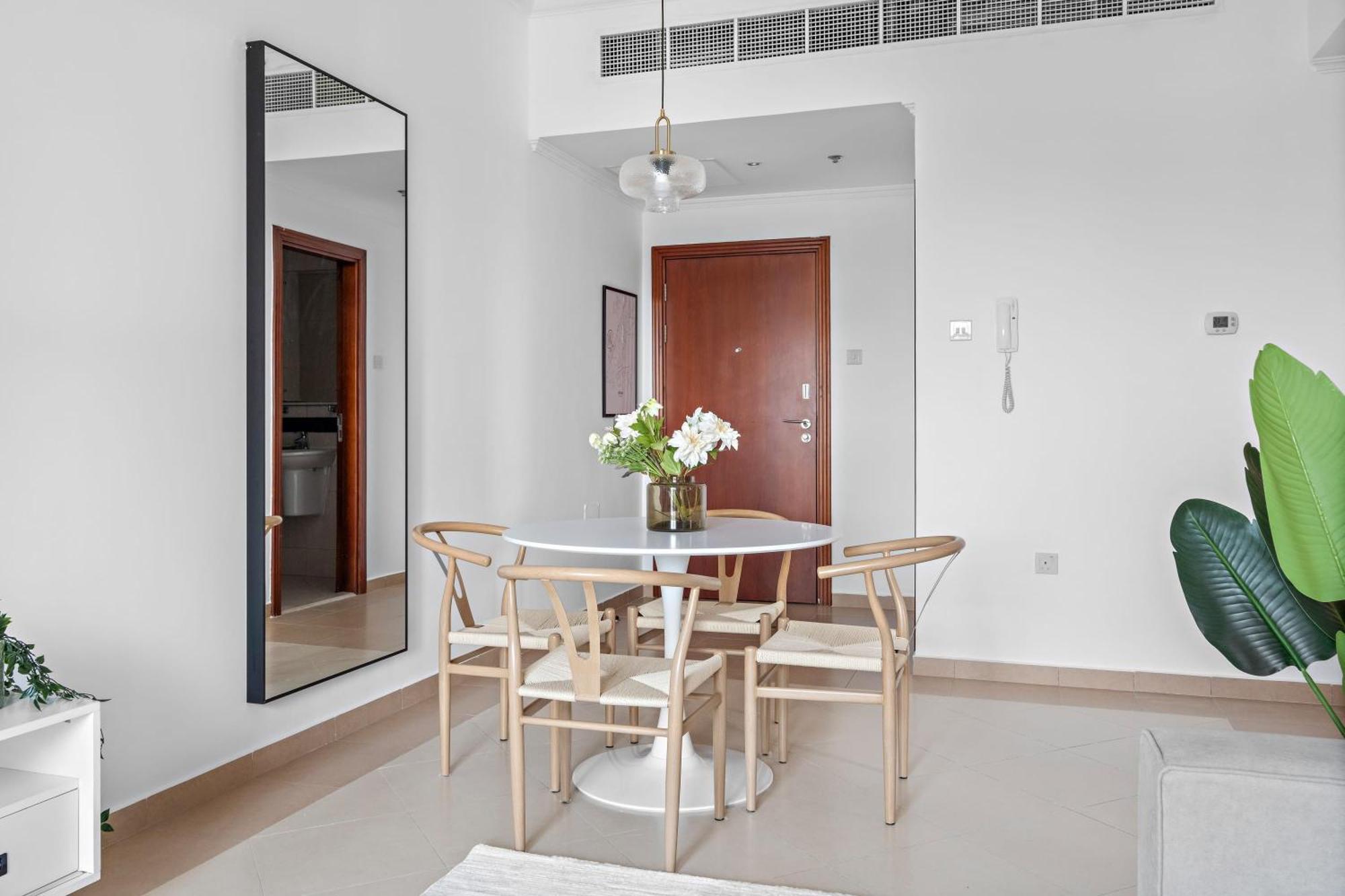Silkhaus High Floor 1 Bdr With Metro Nearby Apartment