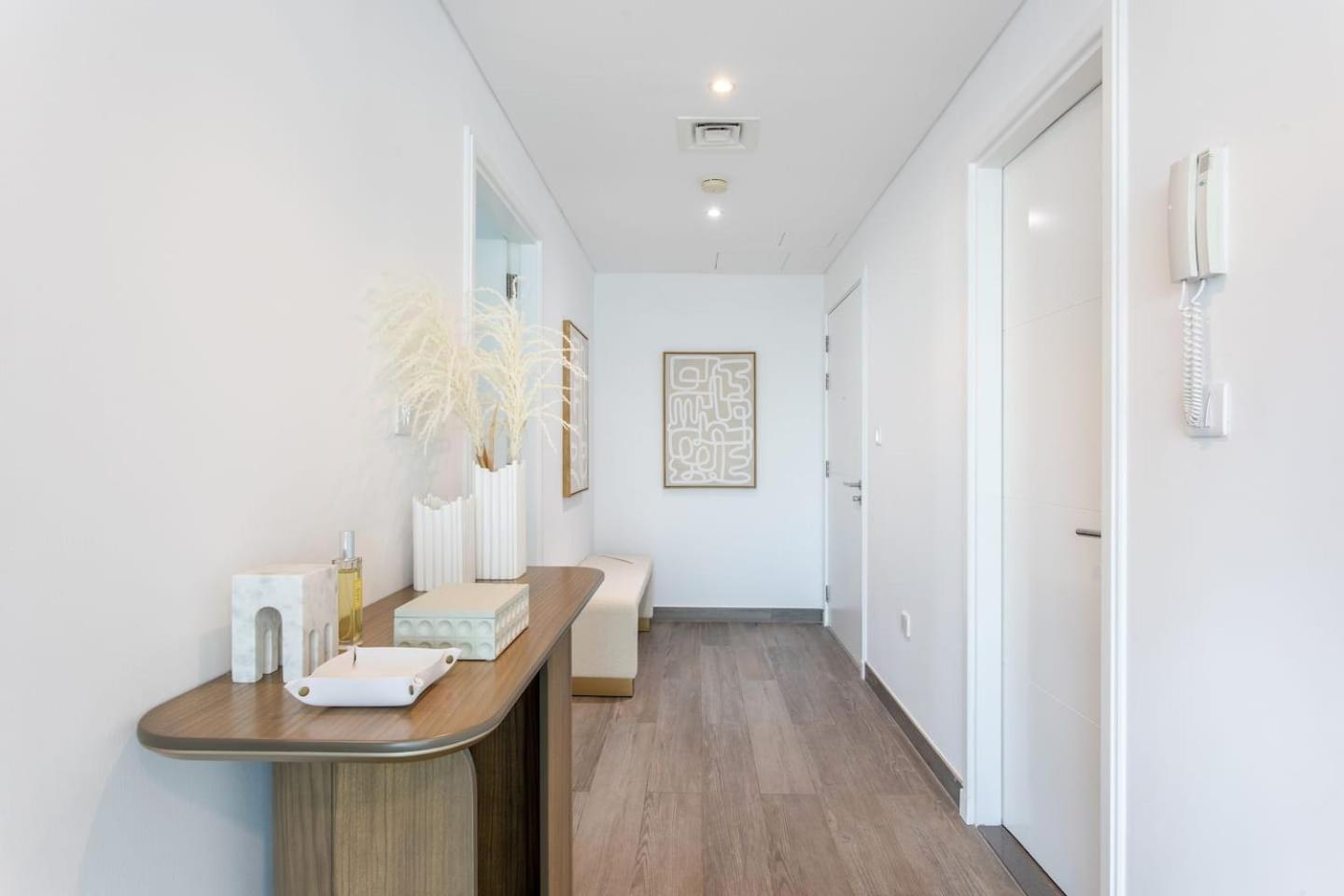 Top-floor Luxury 2br With Stunning Marina View Apartment *