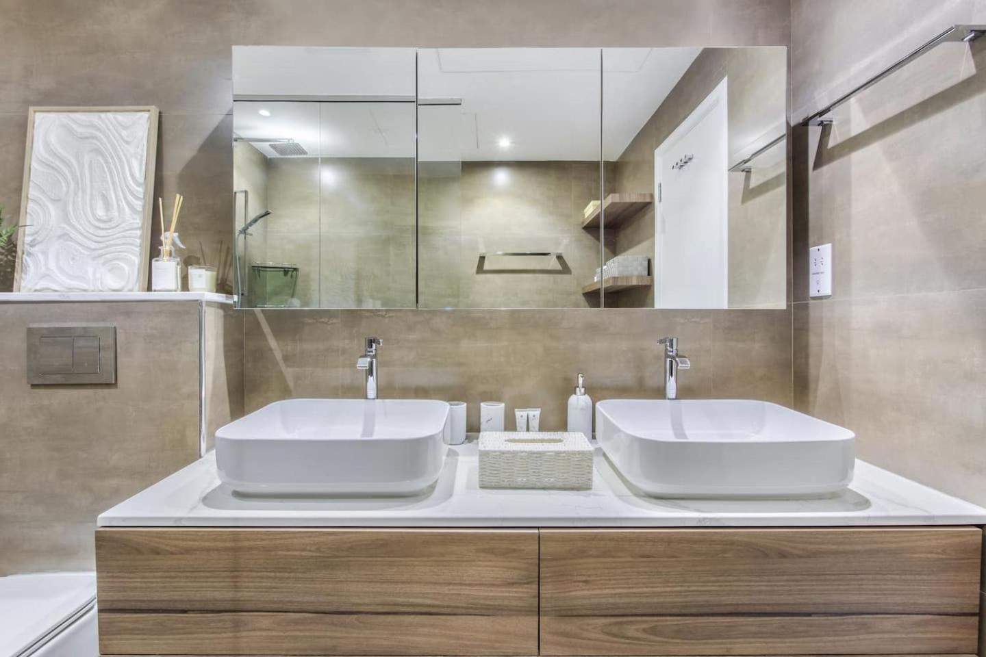 Top-floor Luxury 2br With Stunning Marina View Dubai