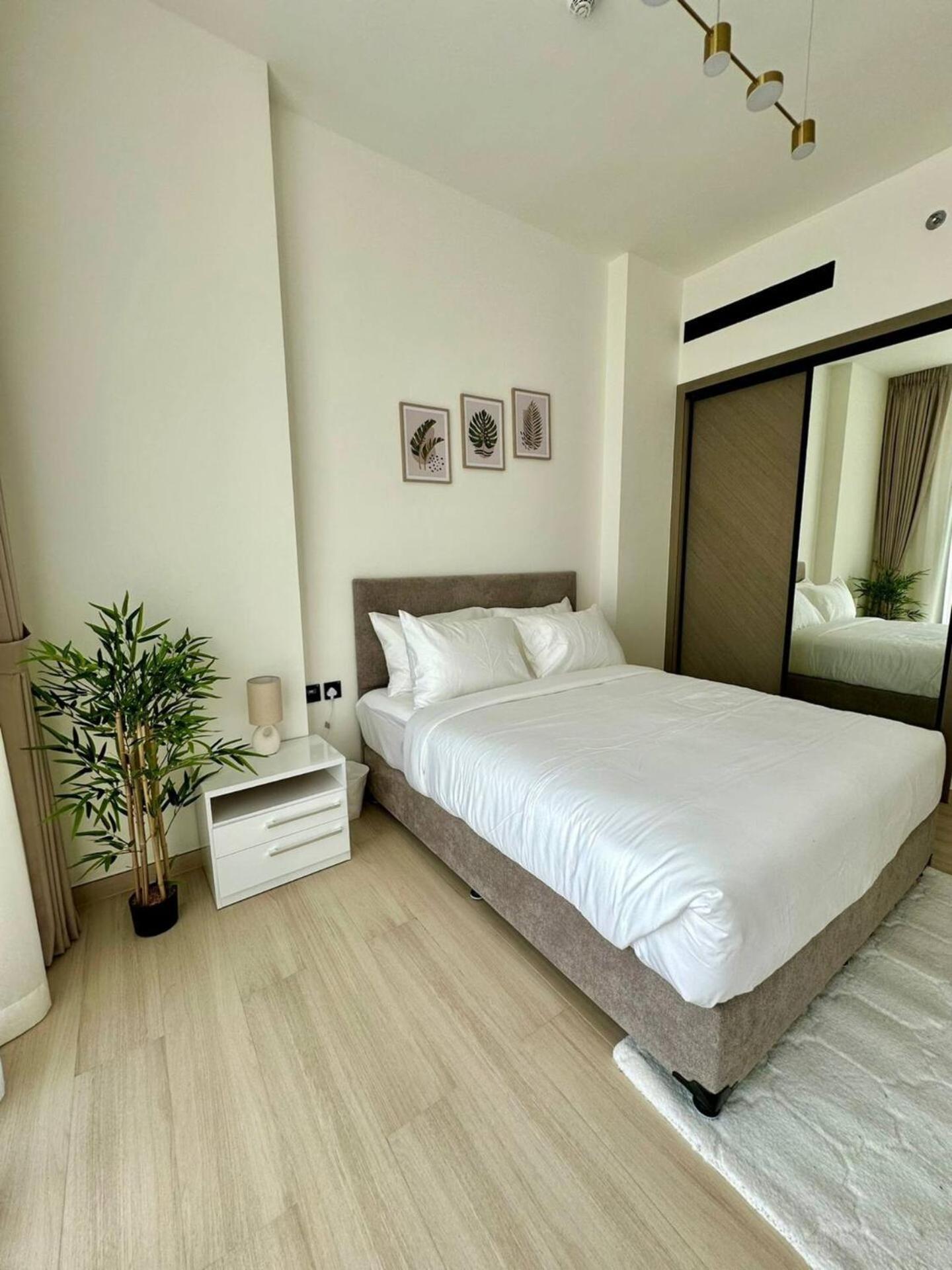 Spacious 3bedroom With Big Balcony In Jvc Dubai