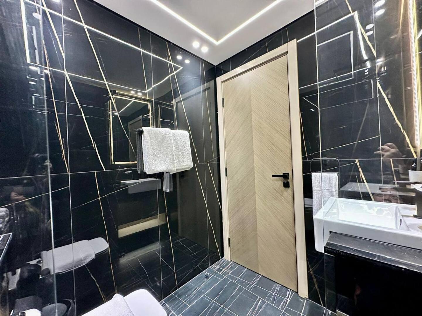 Spacious 3bedroom With Big Balcony In Jvc Dubai