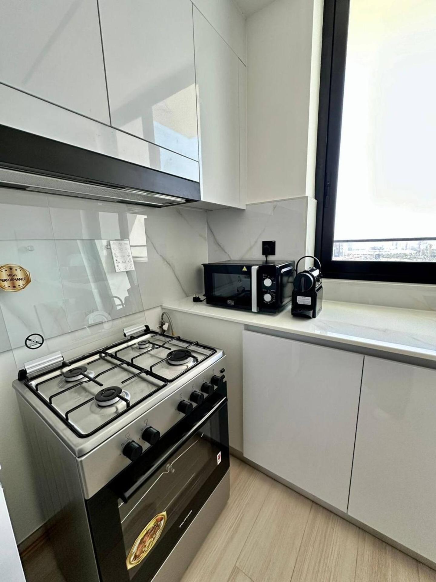 Apartment Spacious 3bedroom With Big Balcony In Jvc *