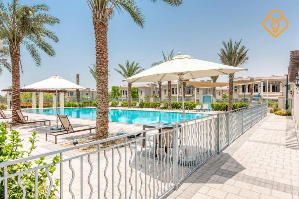 Villa Keysplease Beautiful 3 B/r With Garden, Serena Dubai