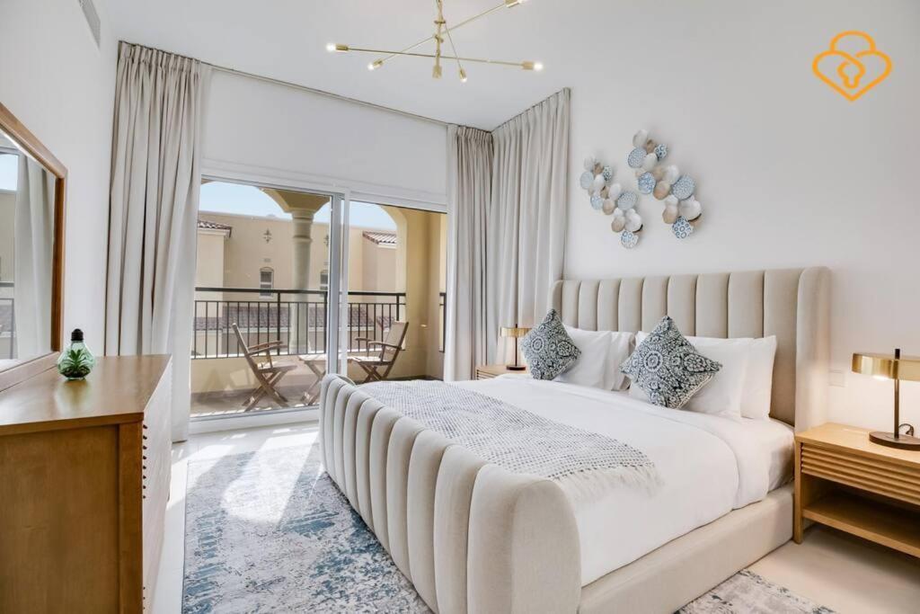 Villa Keysplease Beautiful 3 B/r With Garden, Serena Dubai