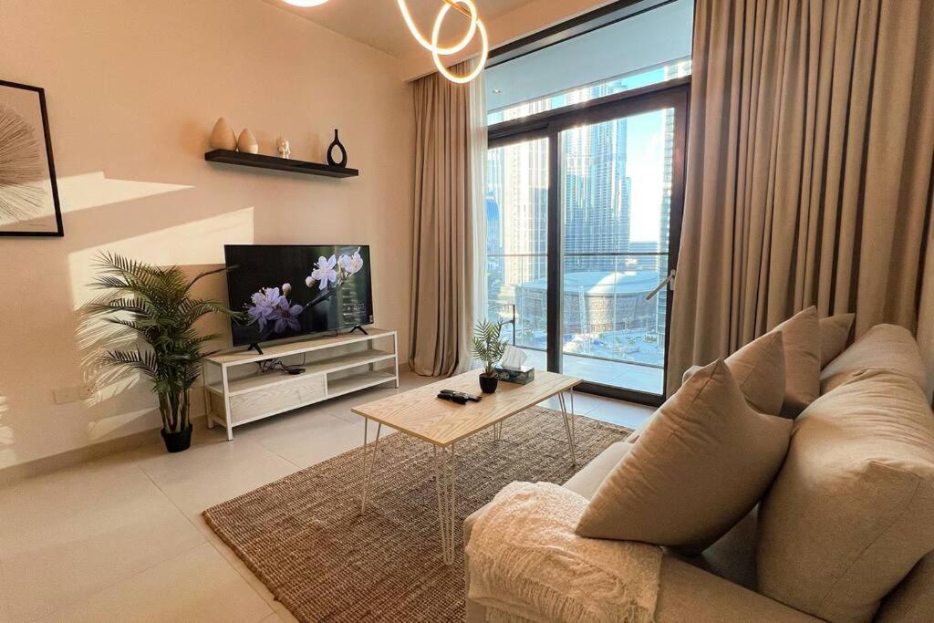 Apartment Elegant 1-bedroom Burj Khalifa View Burj Crown *