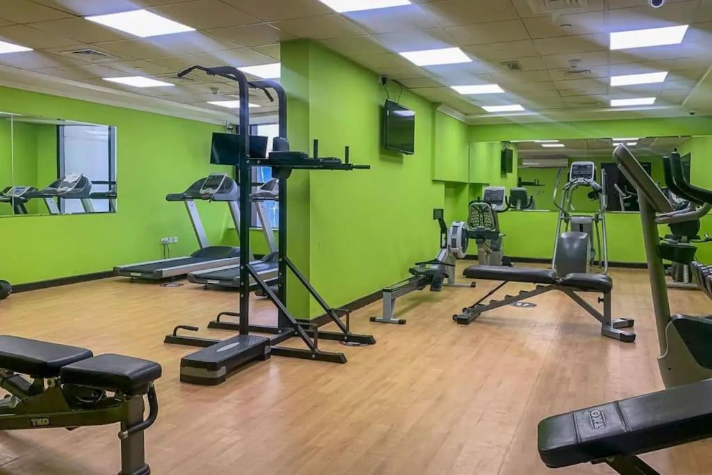 Apartment Amazing 1br Located In The Heart Of Dubai,jlt Dubai