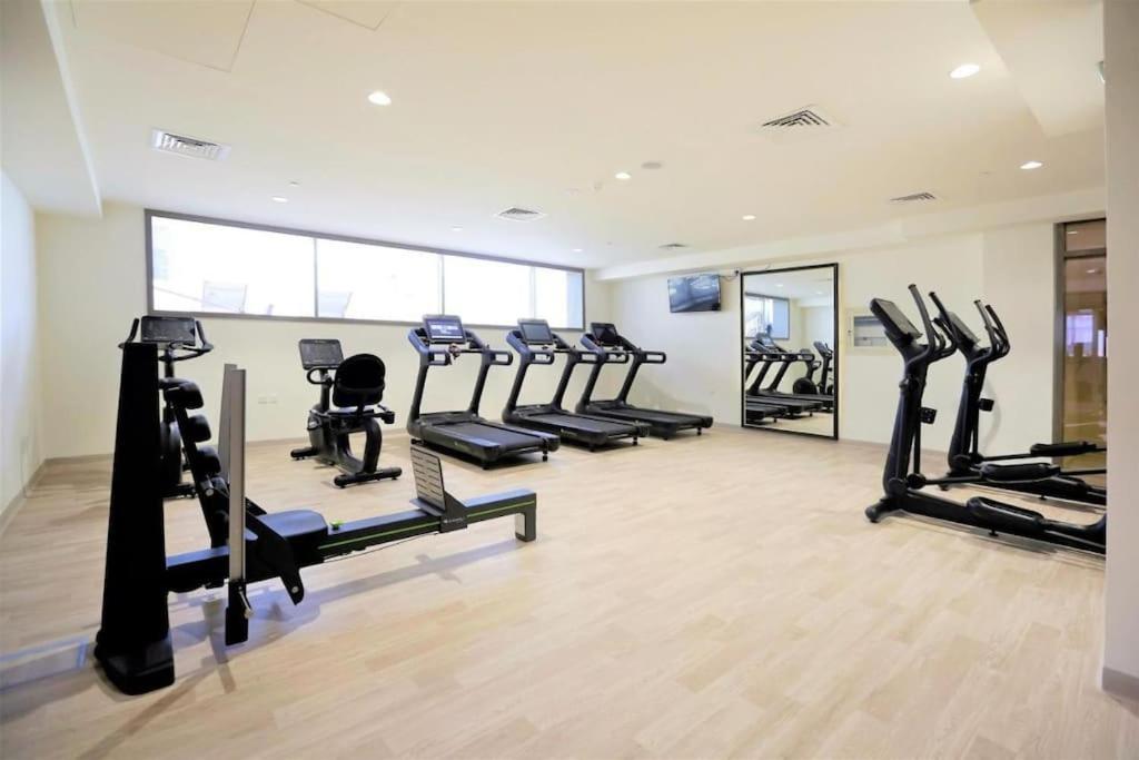 Apartment Exclusive In Park View Tower Jvc *