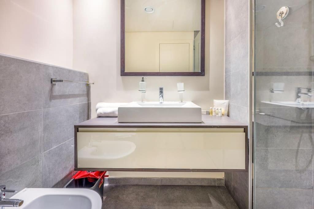Apartment Exclusive In Park View Tower Jvc Dubai