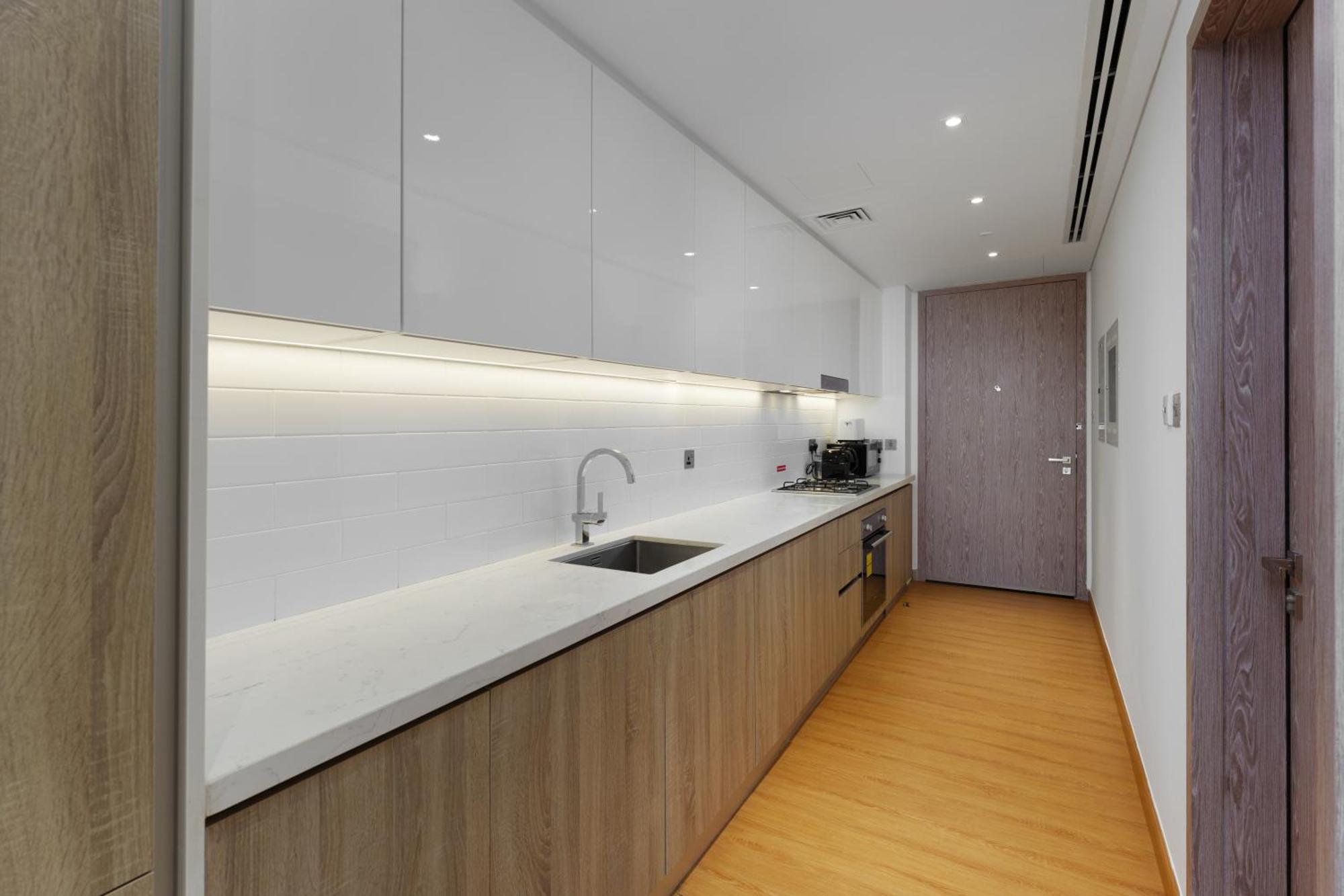 Luxury Living By The Marina In Liv Dubai