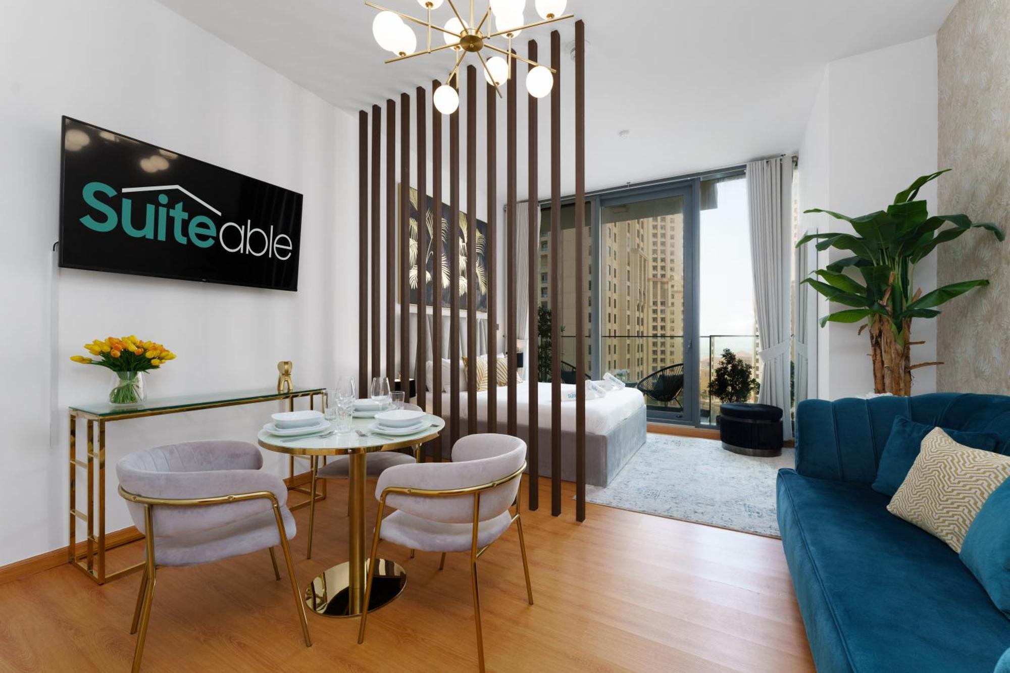 Apartment Luxury Living By The Marina In Liv *