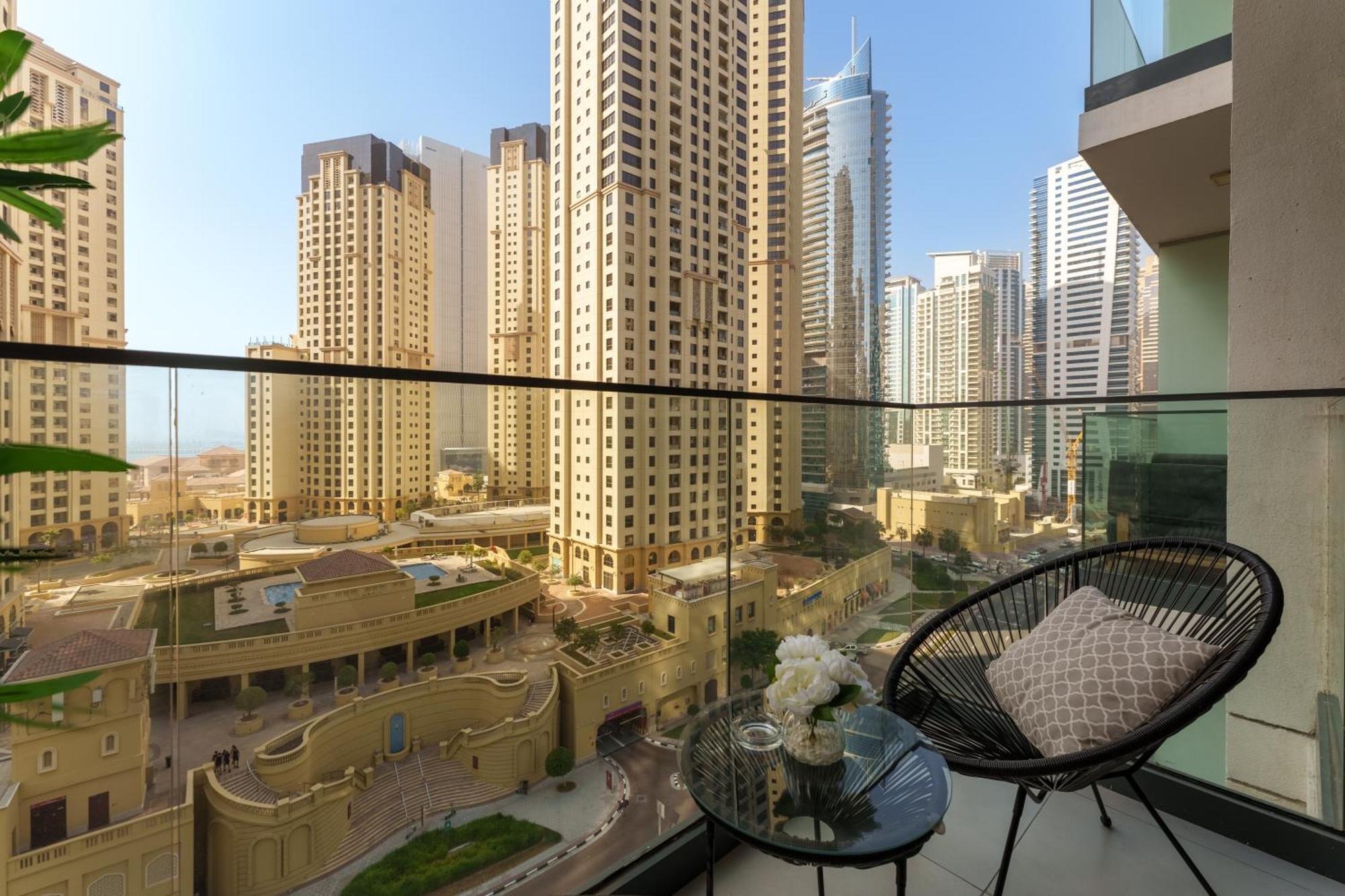Apartment Luxury Living By The Marina In Liv Dubai