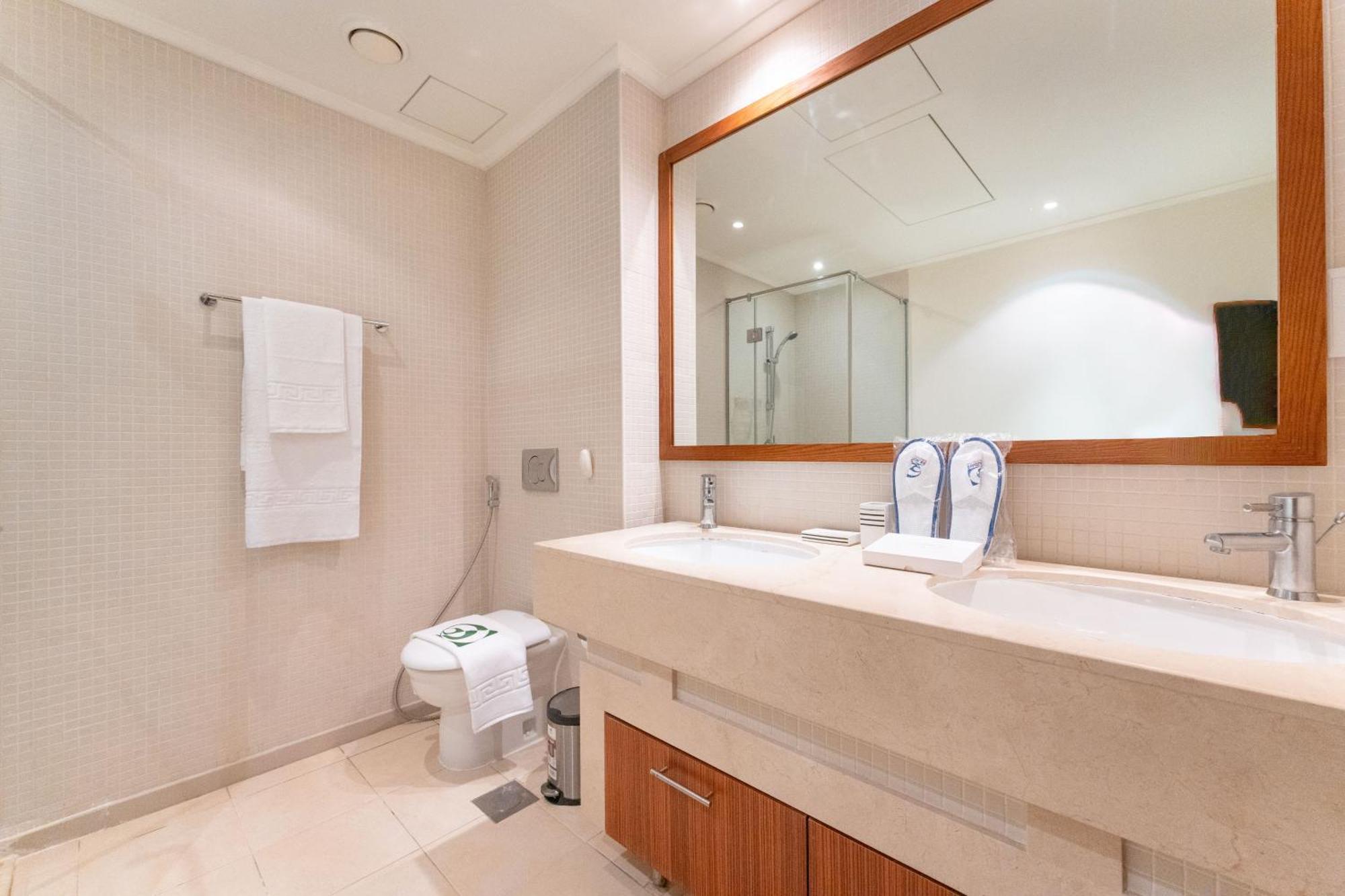 Apartment Luxurious 2 Bedroom Delphine Tower By Pk Holidays