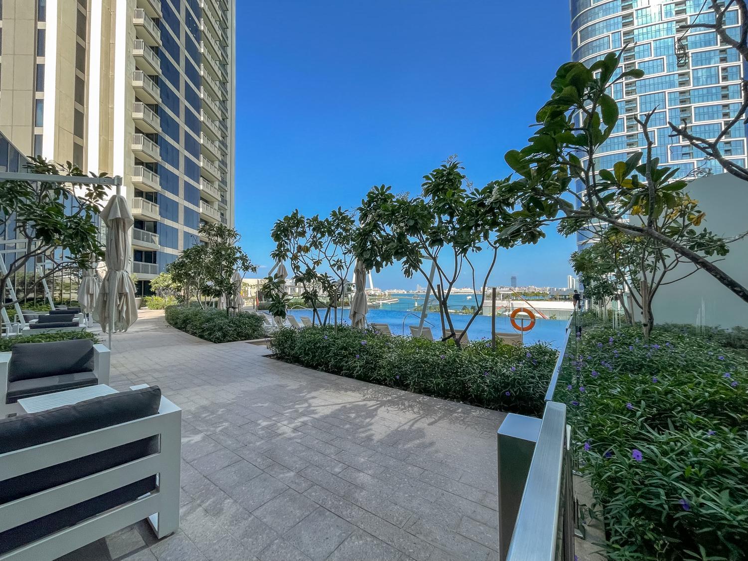 Apartment Blazing By The Seaside - Suiteable *