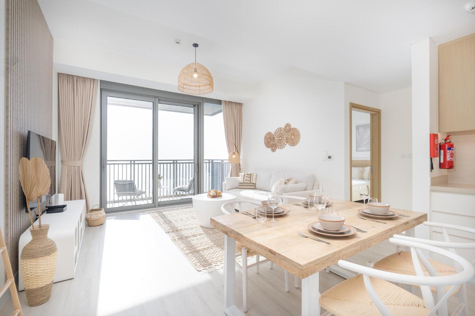 Apartment Blazing By The Seaside - Suiteable *