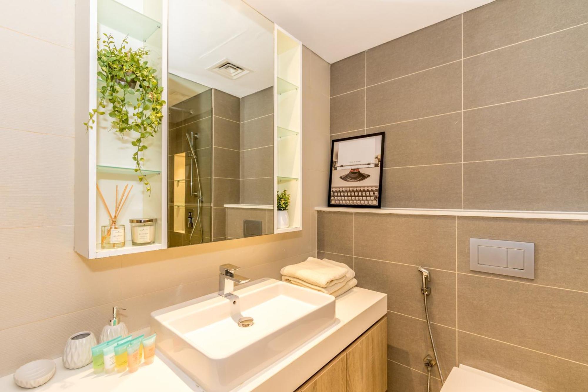 Gma Liv 2br Partly Sea View * Dubai
