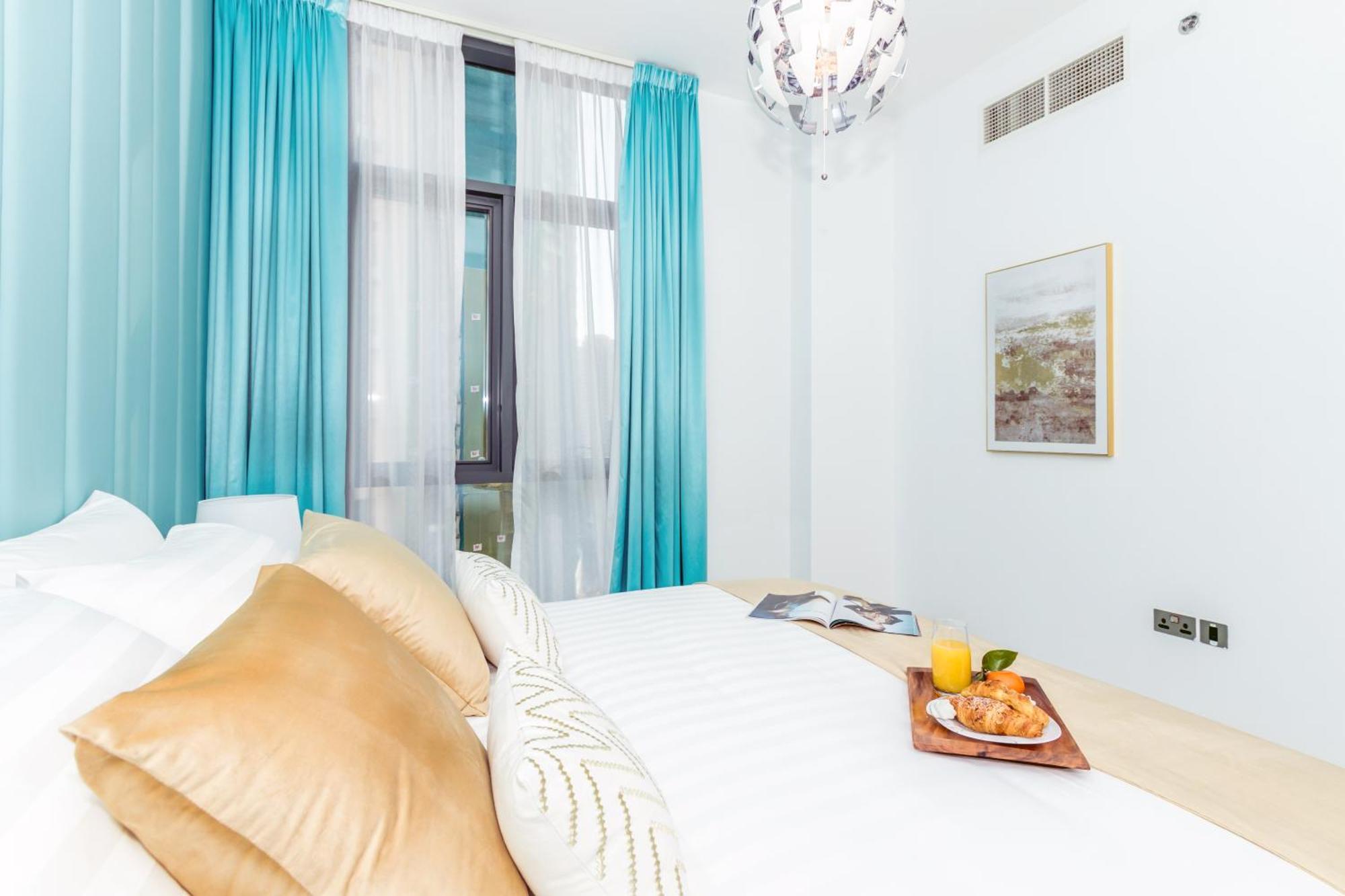 Gma Liv 2br Partly Sea View Apartment
