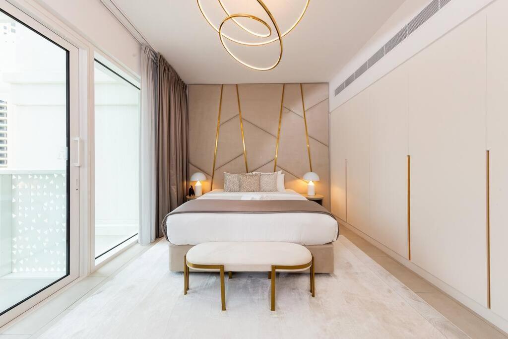 Luxury And Comfy 1br In Jbr Near The Apartment Dubai