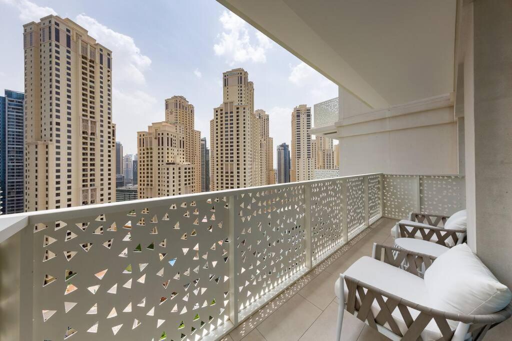 Luxury And Comfy 1br In Jbr Near The Apartment Dubai