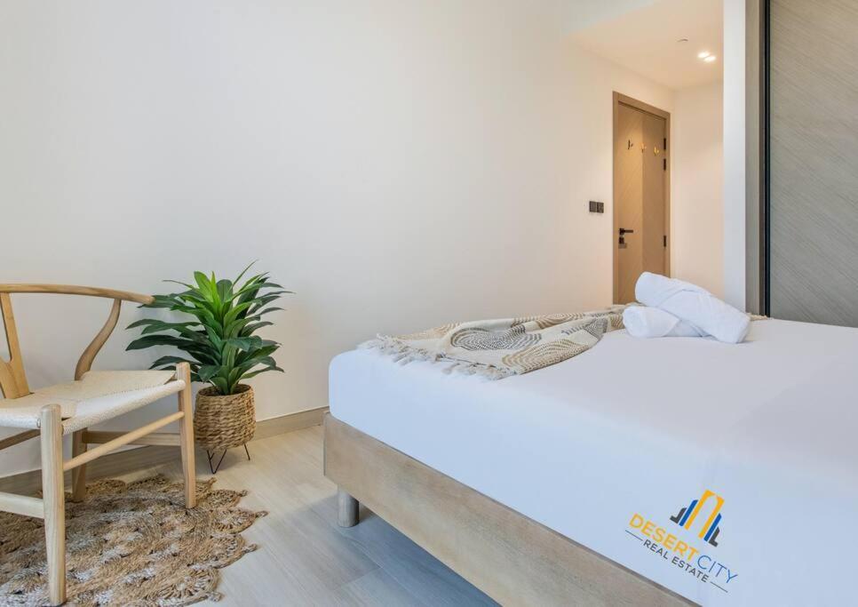 Fully Furnished 2 Bed In Jvc, Hosted By Desert