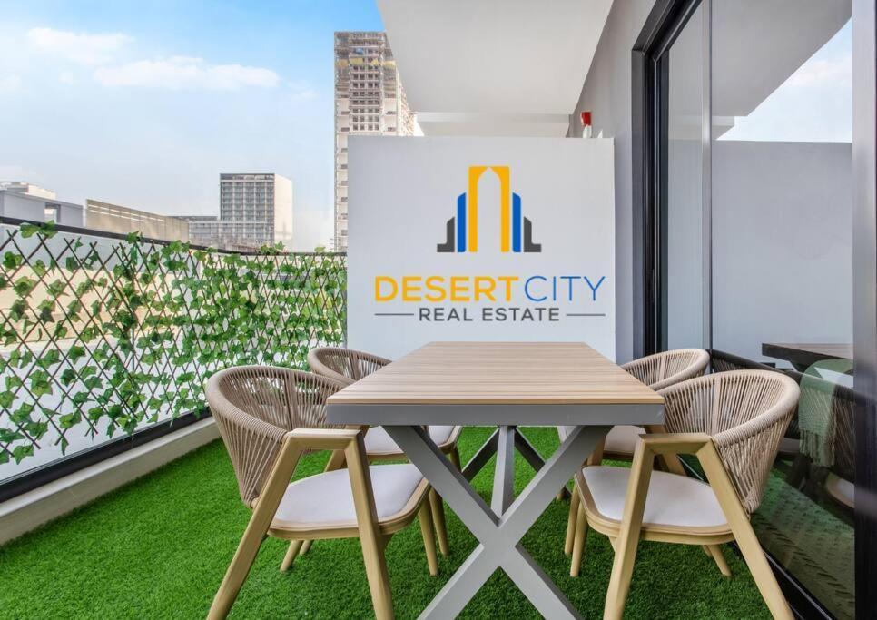 Fully Furnished 2 Bed In Jvc, Hosted By Desert