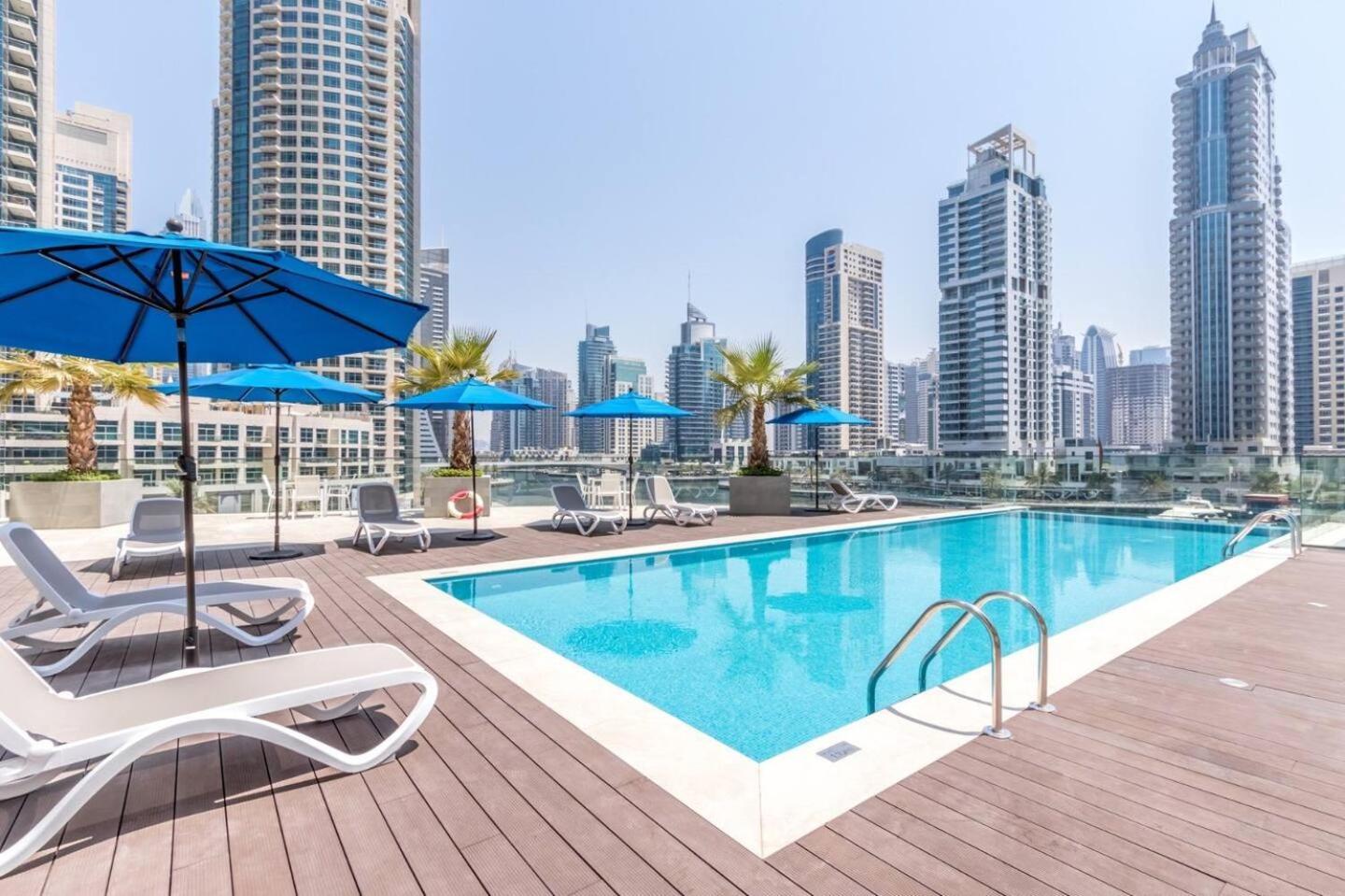 Apartment Luxury Living In Marina Liv 2br Dubai
