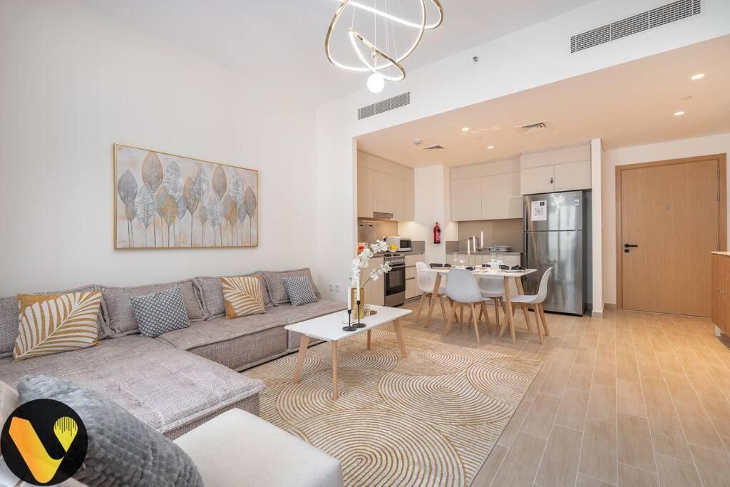 Vogue Breeze Creek By Emaar Apartment