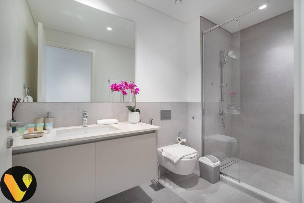 Apartment Vogue Breeze Creek By Emaar *